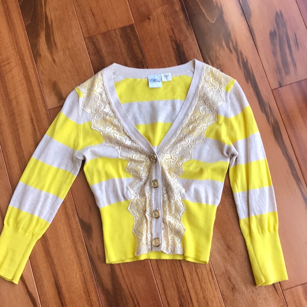 Meringue cardigan size small